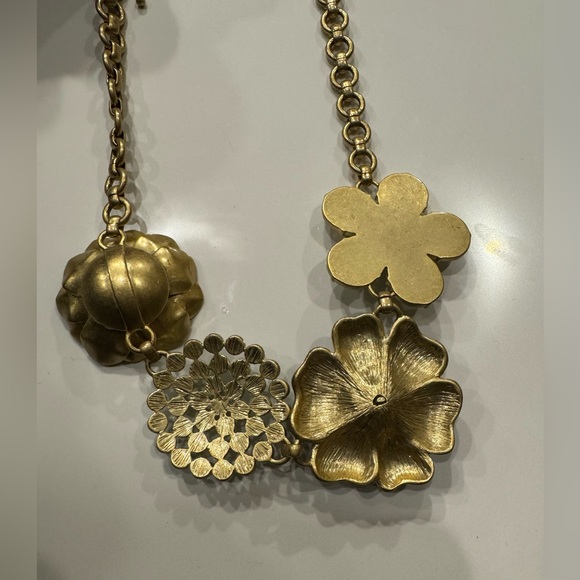 Stella & Dot Vintage Happy Flower Necklace - Picture 6 of 6